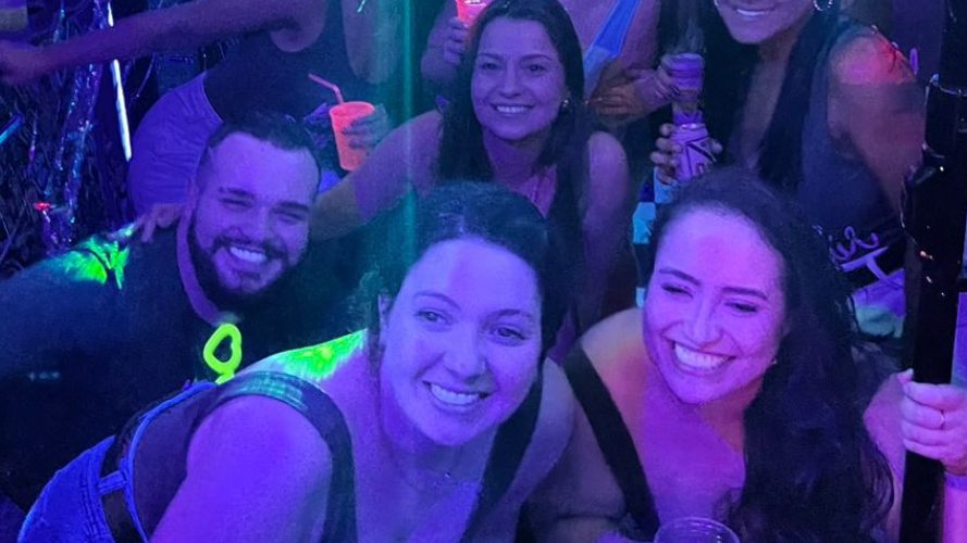 Despedida de Solteiro no Ônibus Balada