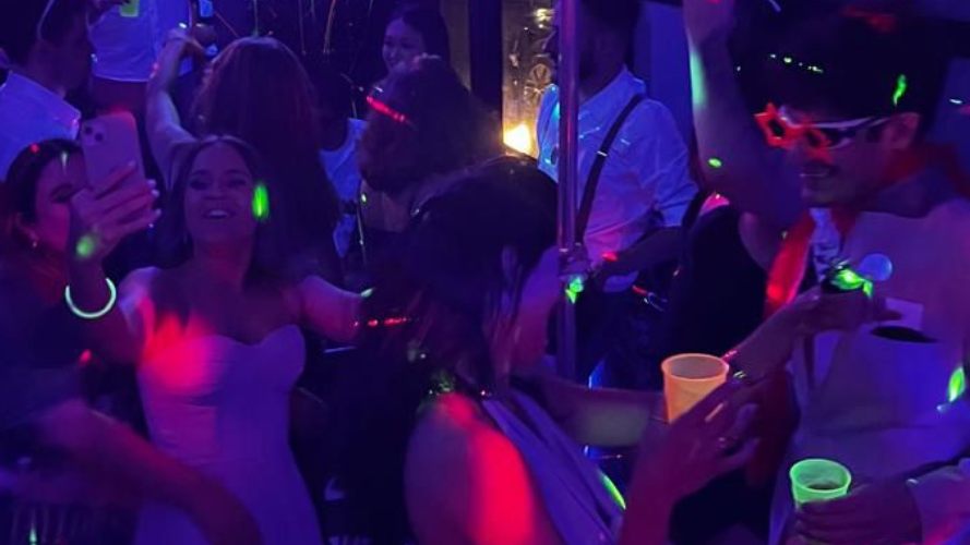 Despedida de Solteiro no Ônibus Balada