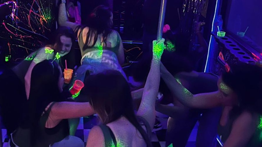 Despedida de Solteiro no Ônibus Balada