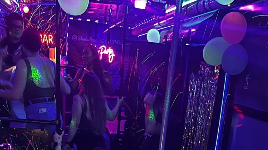Despedida de Solteiro no Ônibus Balada