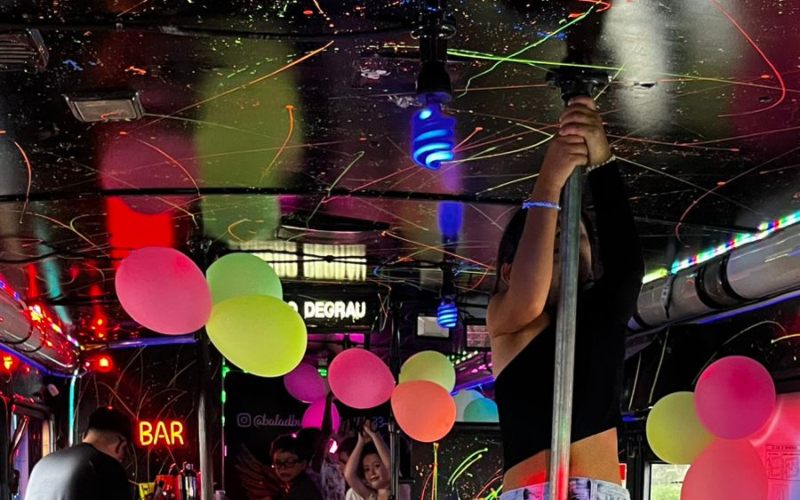 Festa escolar no ônibus: uma experiência única para os alunos