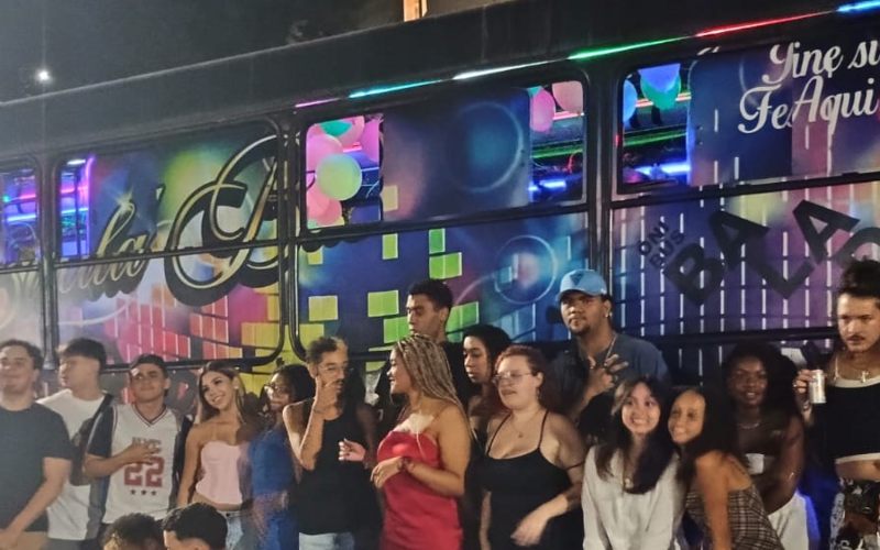 Uma festa inesquecível no Balad Bus!